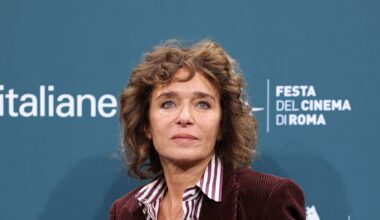 Valeria Golino alla Festa del Cinema di Roma: «Da giovani si tradisce di più, ma si crede ancora nella sacralità dell’amore. Poi si imparano i compromessi per vivere e sopravvivere in coppia»