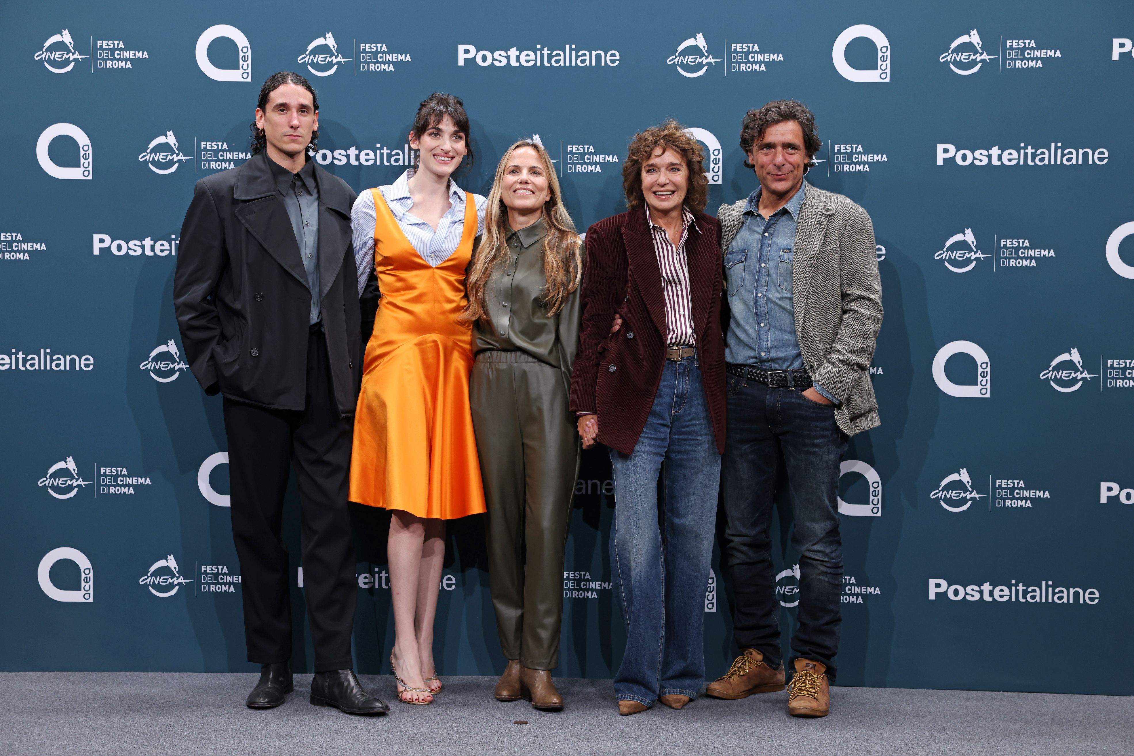 Andrea Carpenzano Pilar Fogliati Ludovica Rampoldi Valeria Golino e Adriano Giannini
