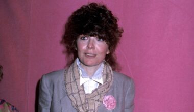 Diane Keaton vestiva genderless prima che fosse tendenza. Con lei svanisce lo stile di un'epoca: dal power dressing armaniano al layering più coraggioso