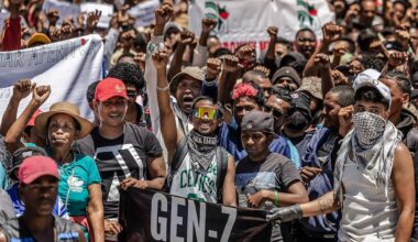 Colpo di Stato in Madagascar, presidente Rajoelina scioglie Parlamento su Facebook