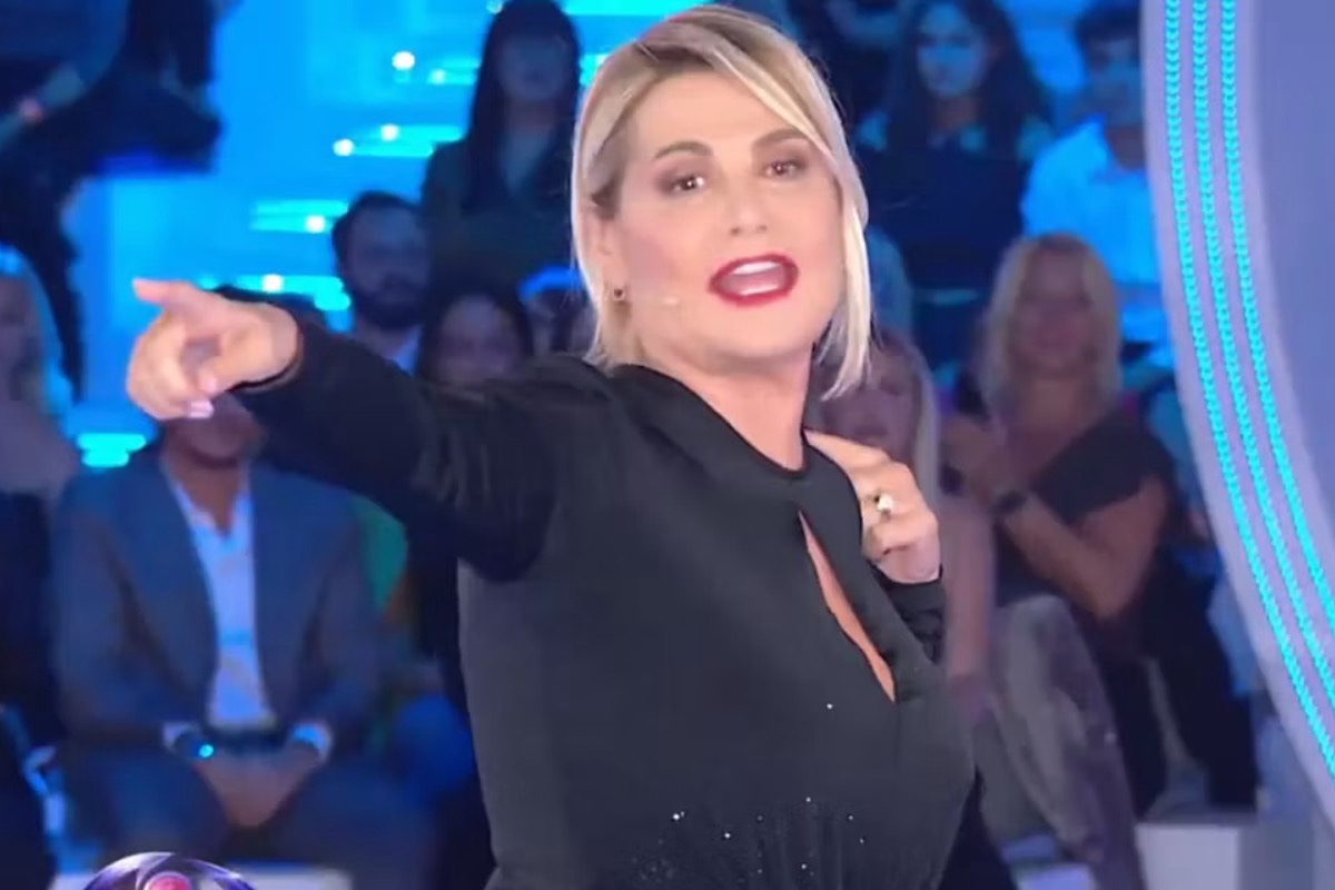 Grande Fratello 2025 chiude in anticipo per ascolti flop?/ "Cosa succederà al reality e chi rischia davvero"