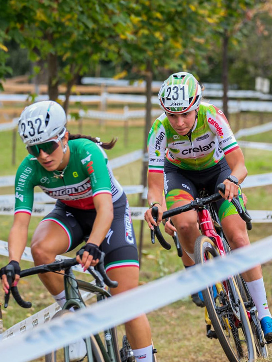 Secondo successo nel circuito per la Casasola, qui alle spalle della Borello sempre leader (foto Paletti)
