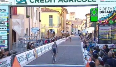 Serenissima Gravel 2025, Quinten Hermans batte il neo campione del mondo Florian Vermeersch