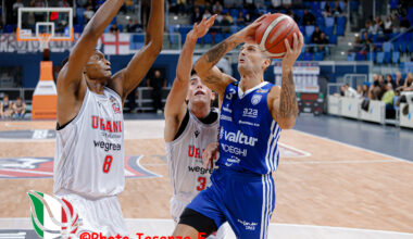 Copeland (33) vince la sfida con Taylor (34), Brindisi espugna Milano 80-79 all’overtime