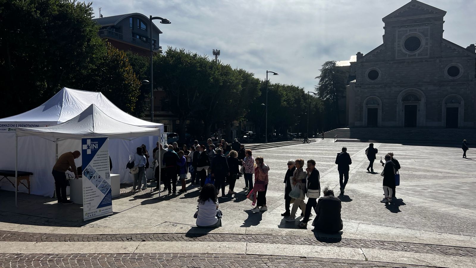 Oltte 150visite osteoarticolari gratuite nelle due tappe di “Ortopedici in piazza” – Radio L'Aquila 1