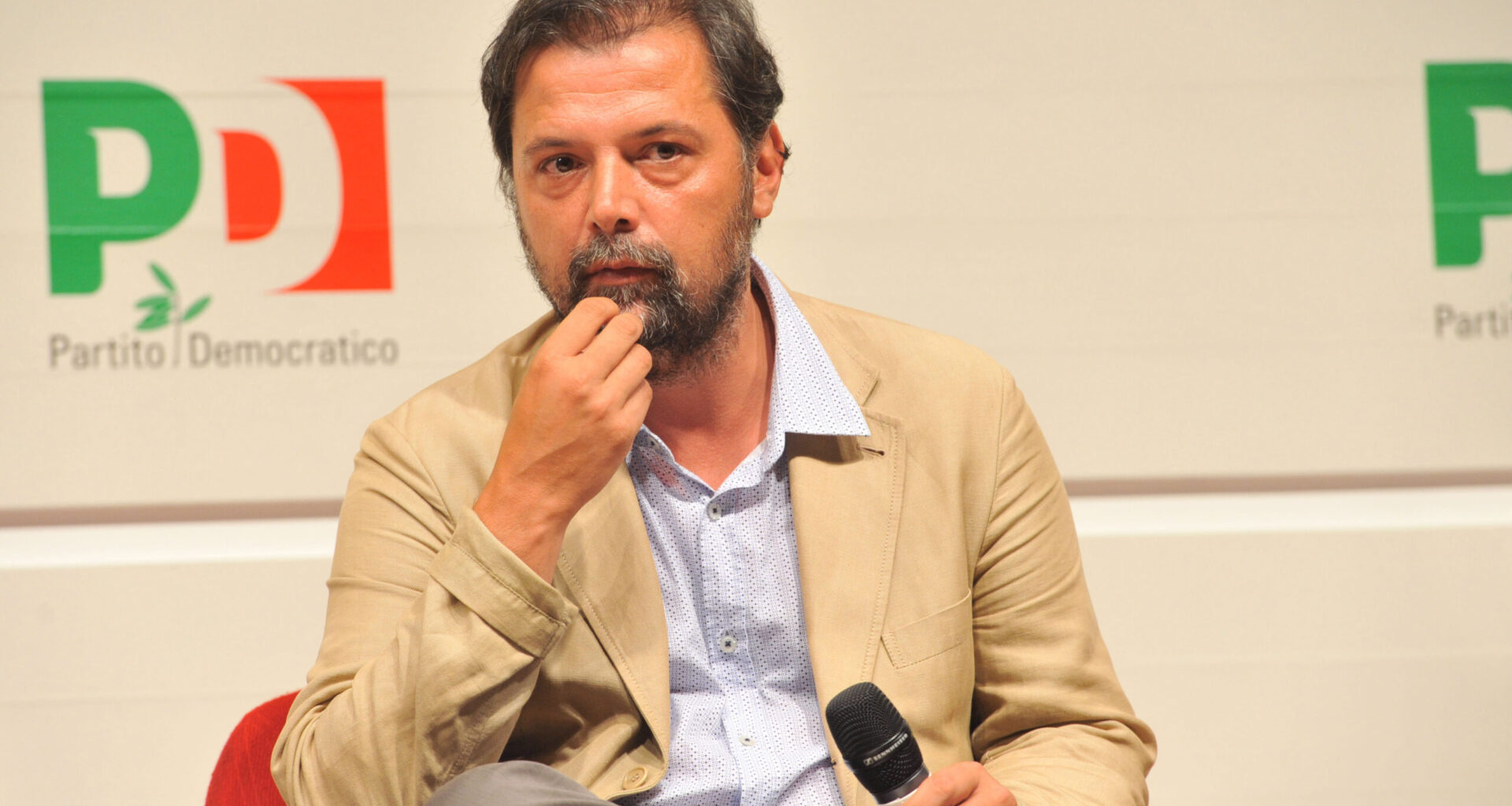 "Malcomune", un assessore al tempo dei social (e del populismo): a Salerno si presenta il libro di Simone Lenzi