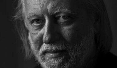 László Krasznahorkai vince il Nobel per la Letteratura 2025: chi è l'autore di Satantango | Il Fatto Quotidiano
