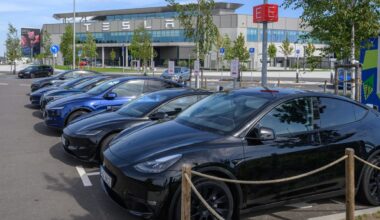 Tesla ritorna protagonista, consegne record che stupiscono persino gli analisti
