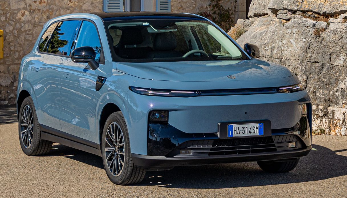 Leapmotor B10, il SUV elettrico combina comfort e stile a un prezzo competitivo