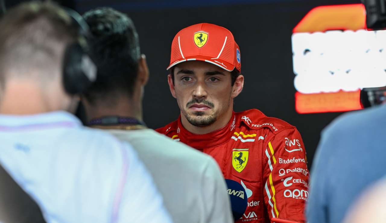 Ferrari, è l'ora più buia: Leclerc contro la sua stessa scuderia | Questa volta ha superato tutti i limiti