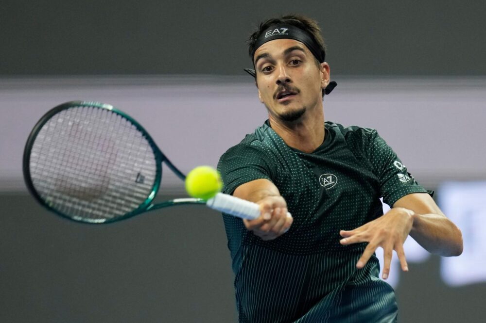 ATP Shanghai 2025, Sonego crolla alla distanza ed esce al primo turno con Hanfmann