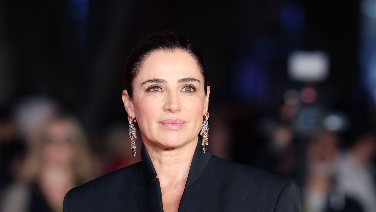 Luisa Ranieri Mermaid alla Festa del Cinema di Roma 2025: la gonna a sirena con blazer dai revers al contrario