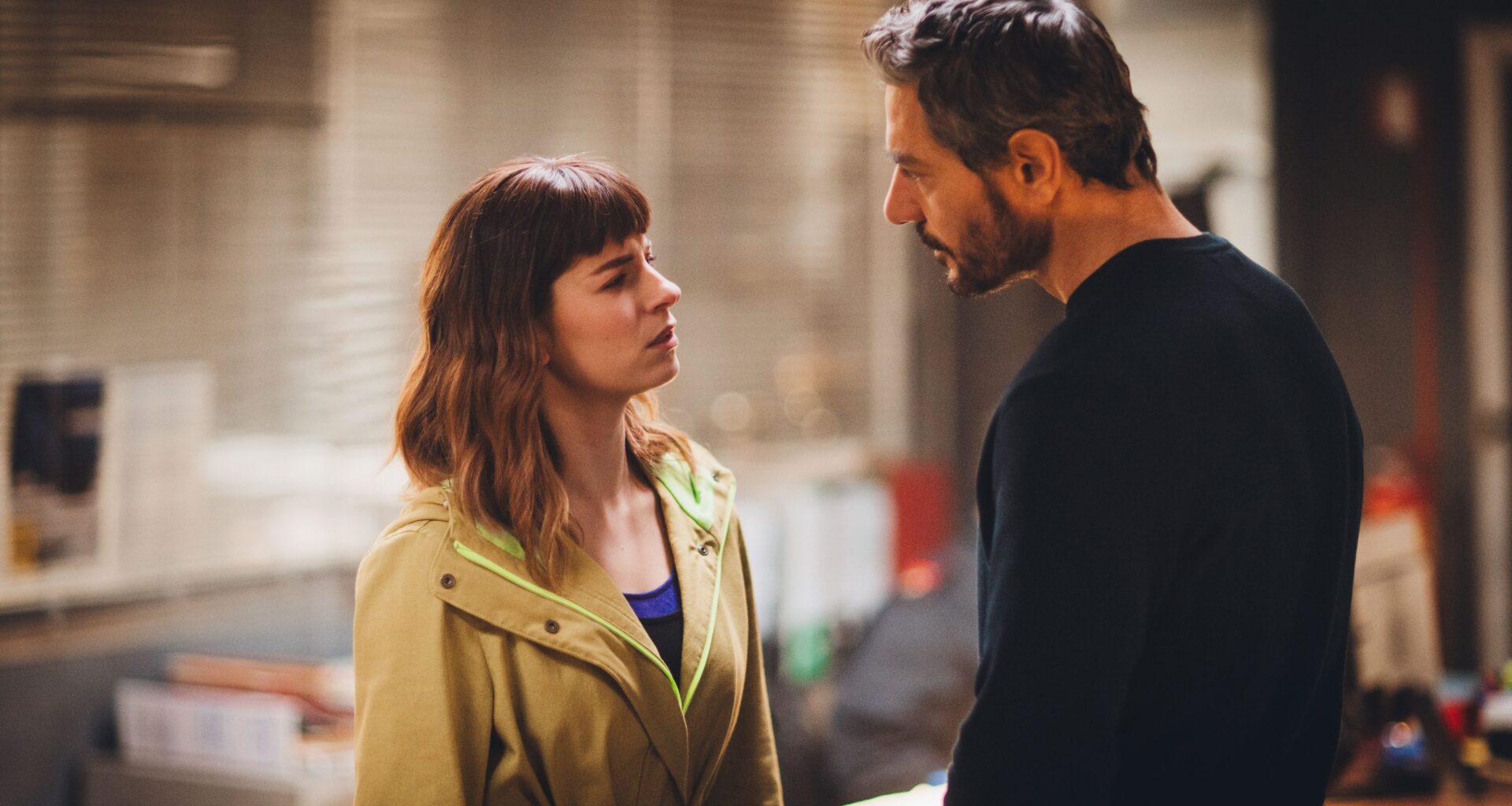 Ascolti TV | Lunedì 27 Ottobre 2025. Blanca domina (24.3%), GF fermo al 15%, ottimo Jack Reacher (8.2%)