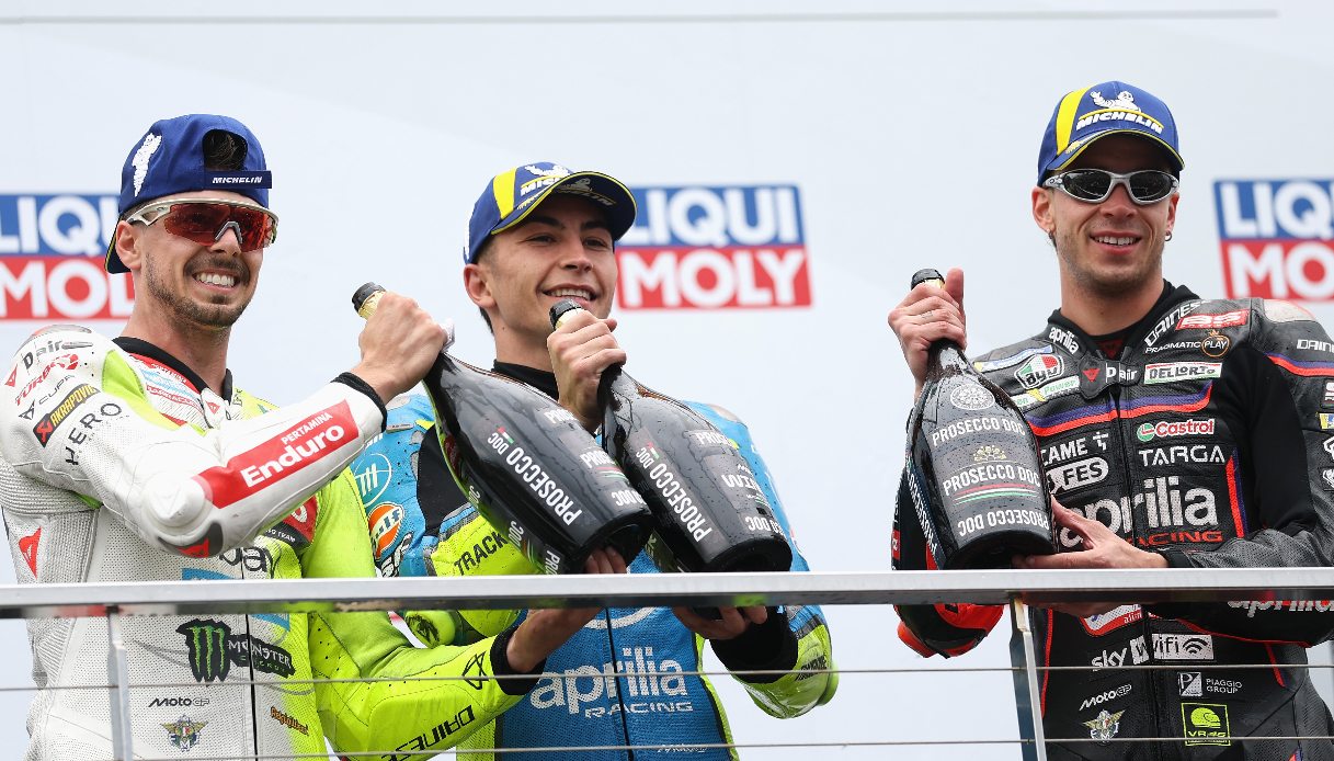 MotoGP GP Australia, festa Aprilia, Bagnaia crolla al suolo: le pagelle