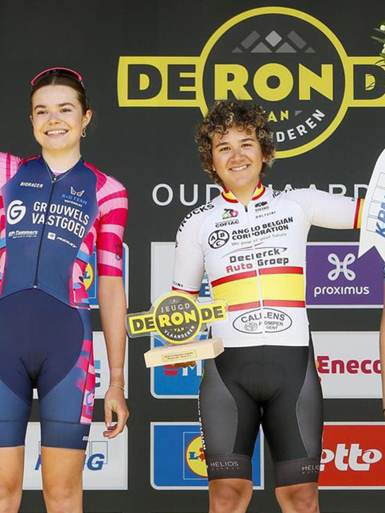 Il podio del Fiandre juniores, vinto dalla Ostiz staccando le olandesi Arens e Koops