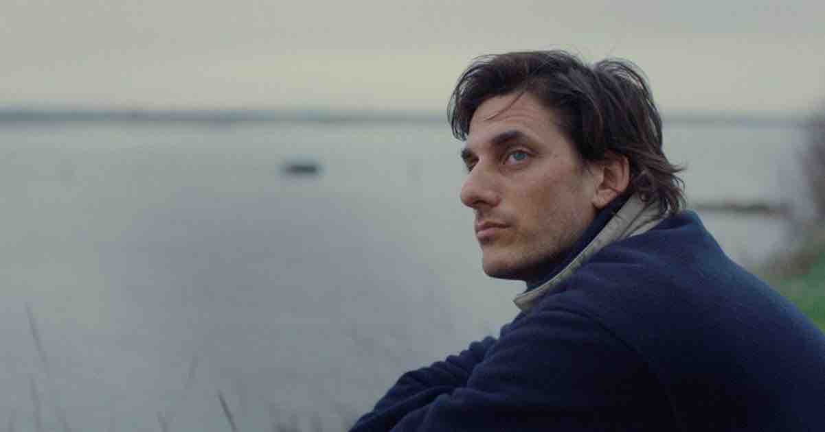 “Paternal Leave”: la paternità che non ti aspetti nel nuovo film con Luca Marinelli