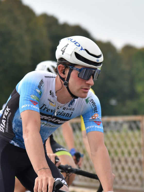 Per il corridore della Trevigiani una dozzina di Top 10 in stagione. Ora cambia categoria e anche squadra (foto Instagram)