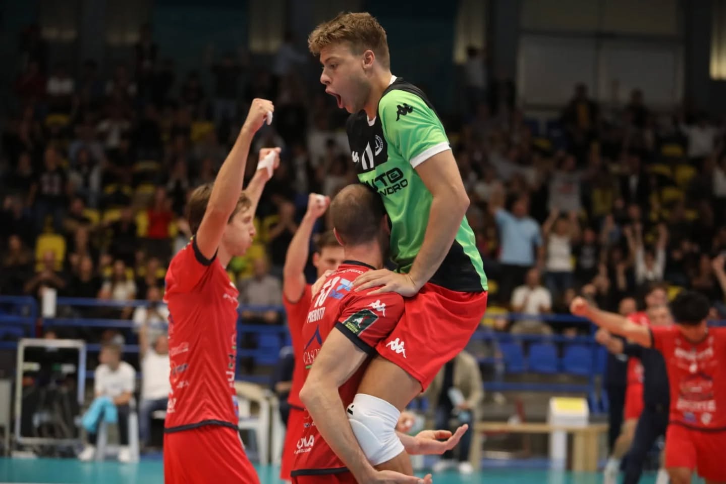 Volley A2 maschile: per Prisma La Cascina Taranto prima vittoria, battuto Sorrento - Telerama News