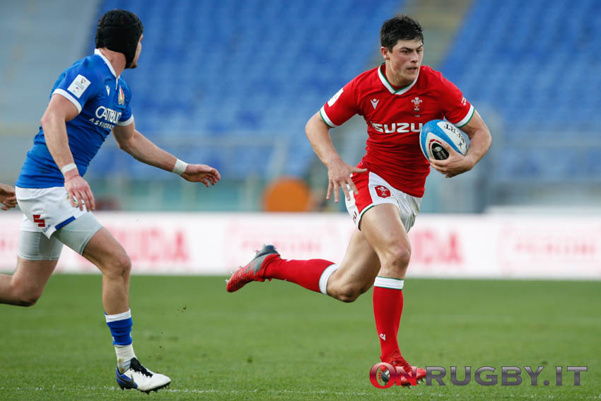 Il dietro le quinte della battaglia per accaparrarsi i giovani talenti