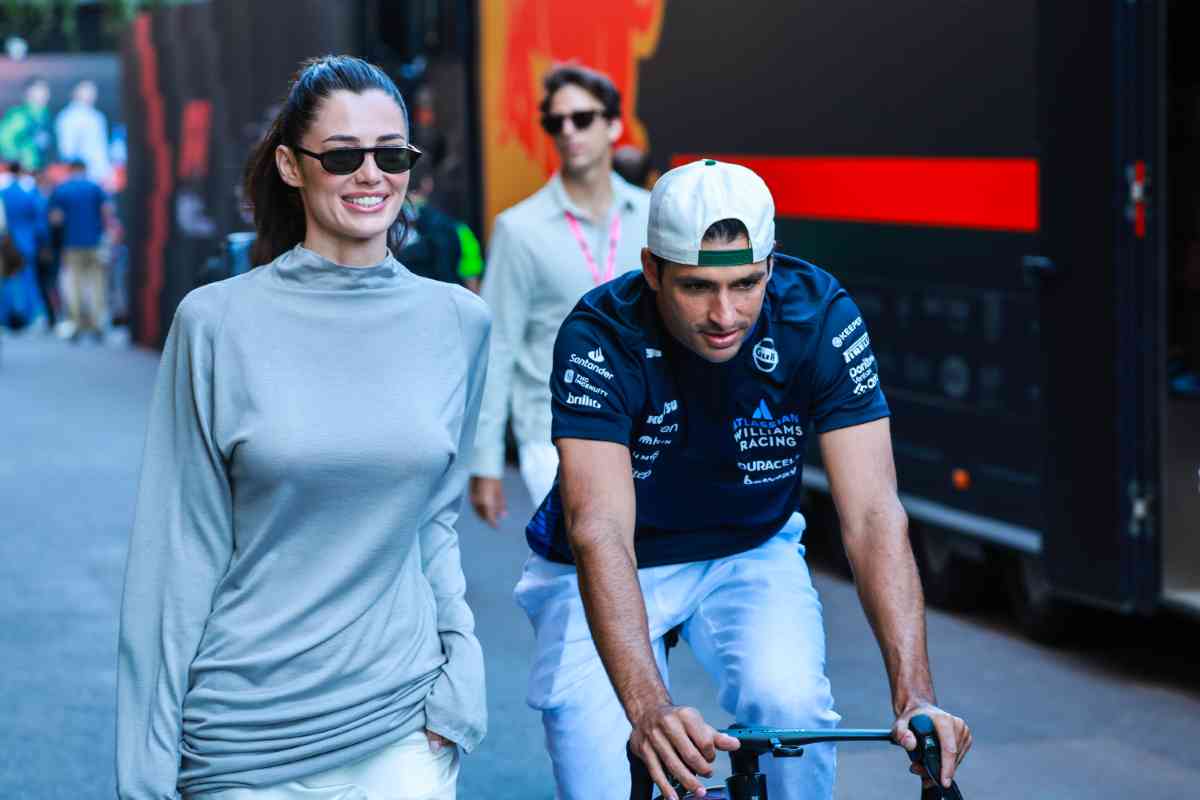 Carlos Sainz e Rebecca Donaldson