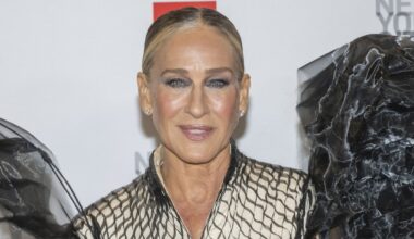 Sarah Jessica Parker o Carrie Bradshaw? L'abito alato al NYC Fashion Gala 2025