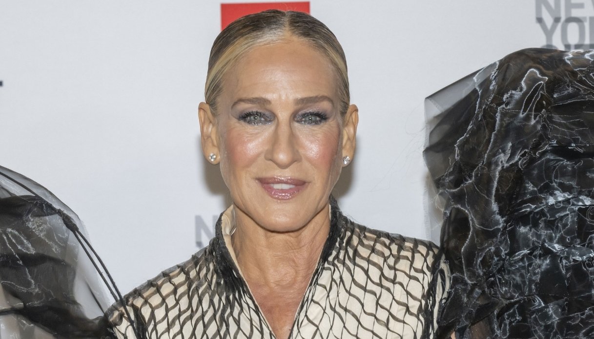 Sarah Jessica Parker o Carrie Bradshaw? L'abito alato al NYC Fashion Gala 2025