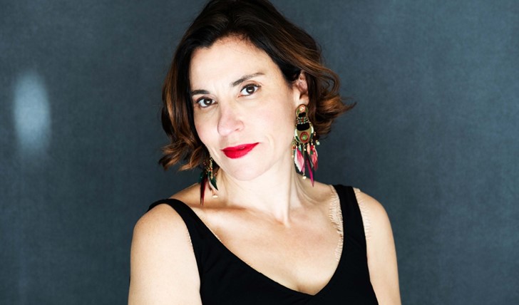 Stefania Auci nella foto di Yuma Martellanz