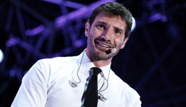 Stefano De Martino di nuovo single, ma non c'entra il video: crisi con Caroline Tronelli