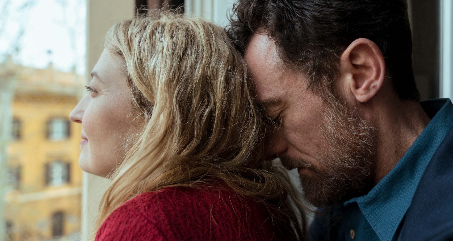 È al cinema "Tre ciotole" con Alba Rohrwacher ed Elio Germano: da vedere - Amica.it