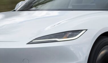 Tesla Model 3, sempre tra le elettriche più richieste: il restyling
