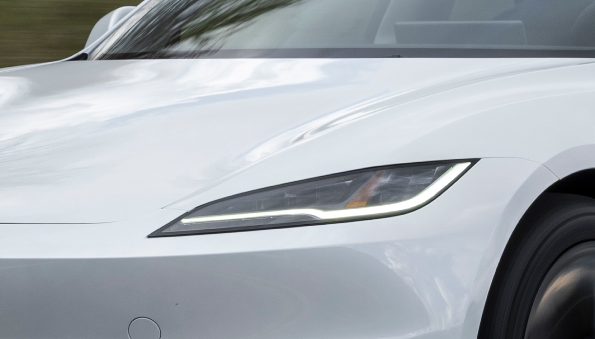 Tesla Model 3, sempre tra le elettriche più richieste: il restyling