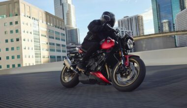 Nuova Triumph Trident 800, la roadster media guarda in alto