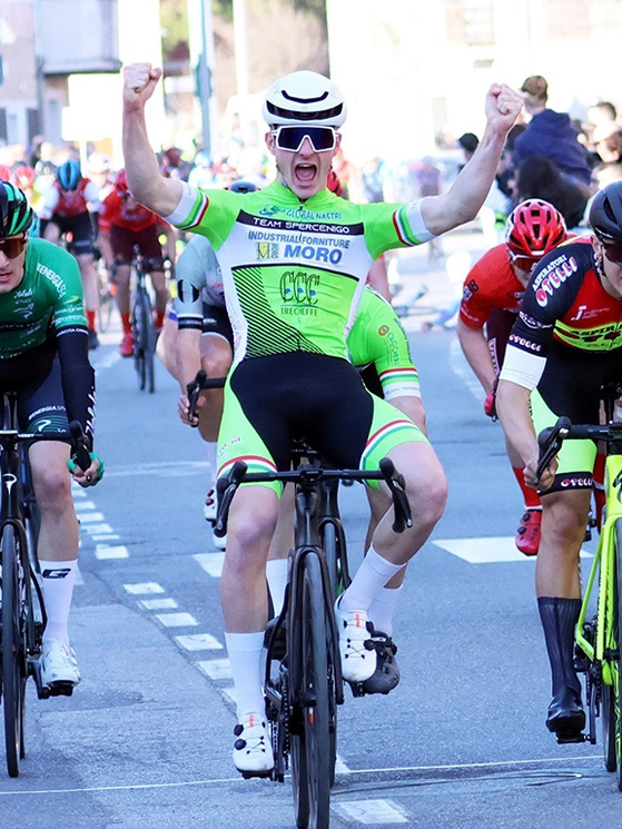 Al suo esordio negli junior, Jacopo vince subito nel veronese. In stagione per lui anche 4 secondi posti (foto italiaciclismo.net)