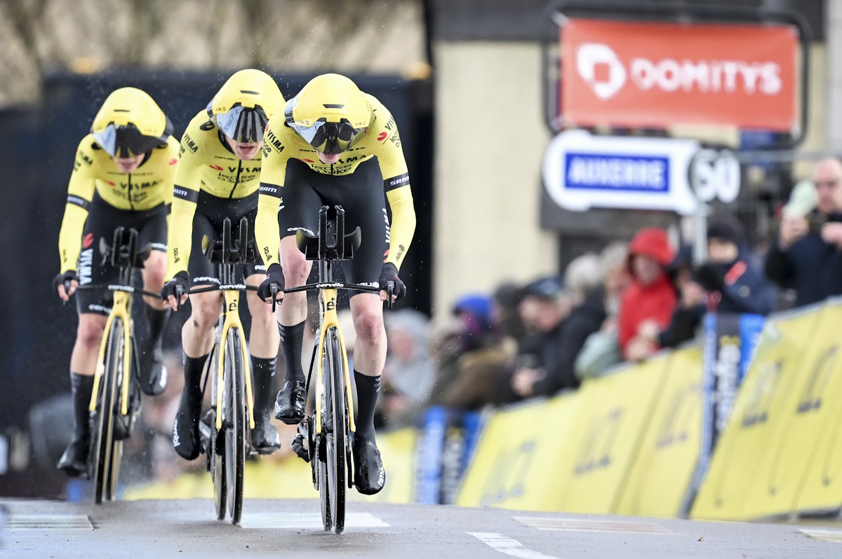 Tour de France 2026, il formato della cronosquadre non piace a Plugge (GM Visma): "In questo modo, è solo un gran lead-out per il leader"