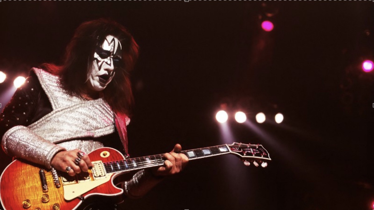Ace Frehley morto: addio al chitarrista dei Kiss. Video