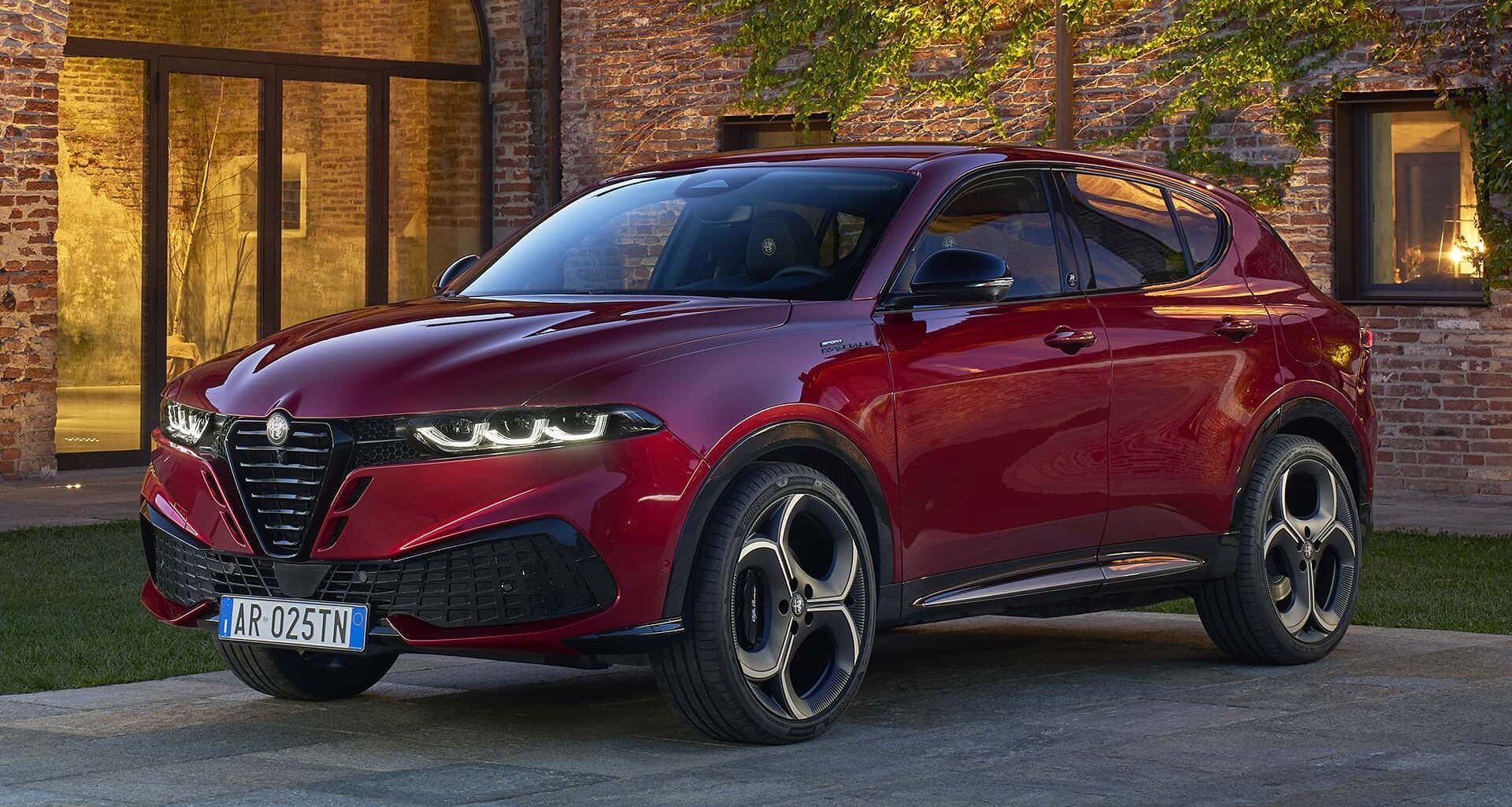 Alfa Romeo Tonale, restyling, 2026, motori, allestimenti, prezzi