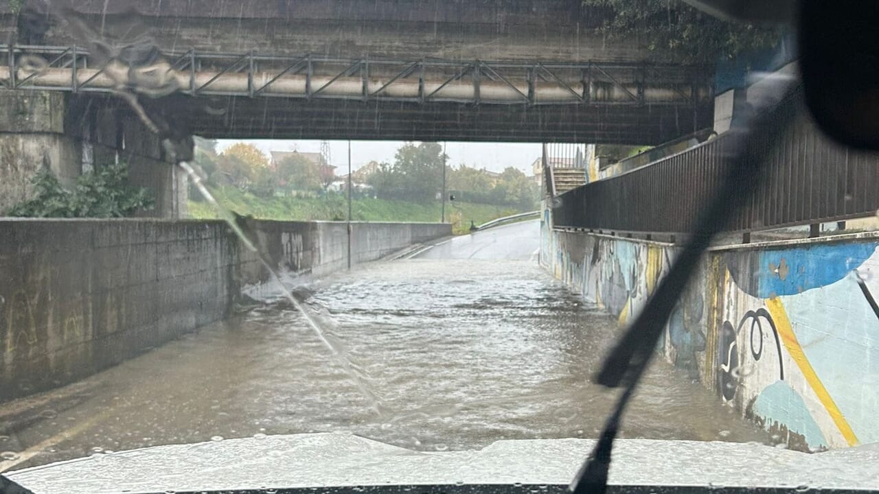 Allagamenti dopo nubifragio a Pisa 30 ottobre 2025