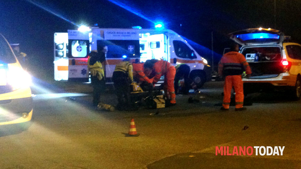 Incidente nel Milanese, ciclista di 25 anni investito e ucciso nella notte: l'automobilista era ubriaco