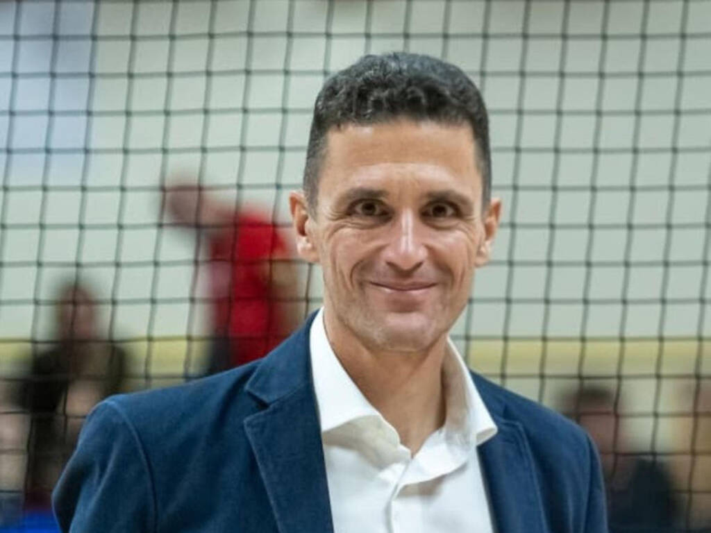 al suo posto Andrea Saini