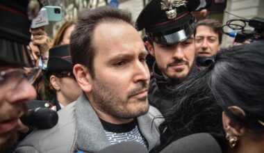 l’appunto “118 stesa in fondo scala Stasi”, la nota “1) chiamate vs fisso Poggi” e il memoriale della Bozzola