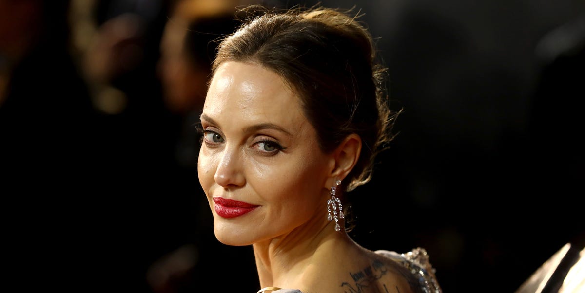 Angelina Jolie vuole lasciare l'America e trasferirsi in Cambogia con i figli