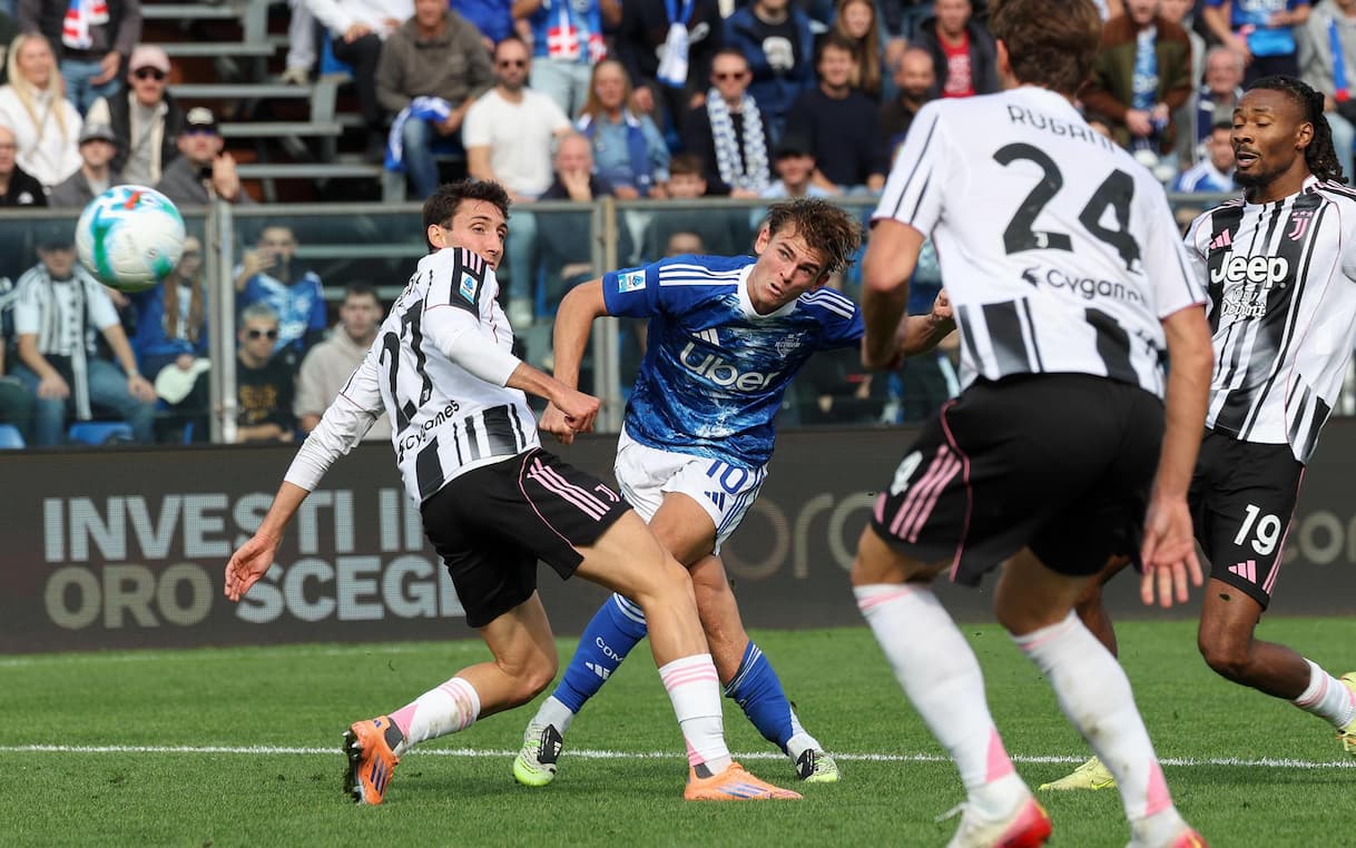 Como Juve 2-0, gol e highlights. Reti di Kempf e Nico Paz, Tudor ko al Sinigaglia
