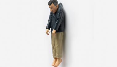 Maurizio Cattelan in miniatura - Living