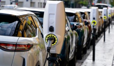 La Svizzera vuole tassare le auto elettriche a partire dal 2030