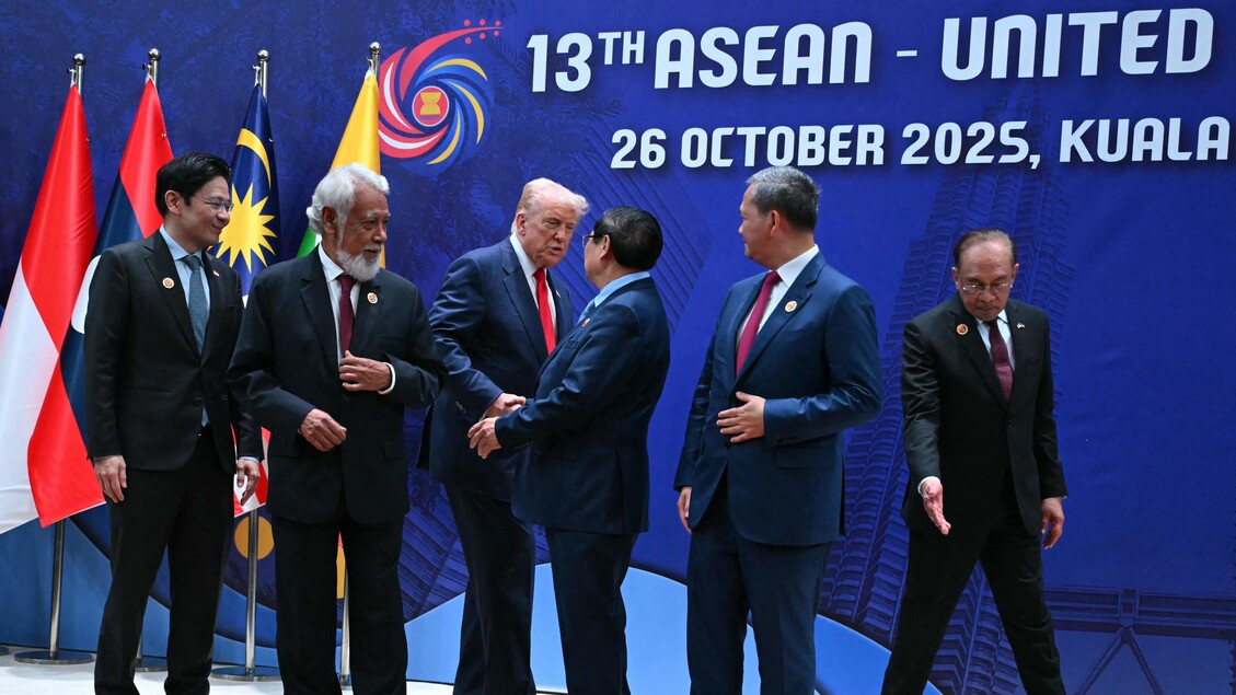 Usa-Cina, Bessent: 'Accordo su terre rare e soia'. Esclusi i dazi al 100% per Pechino - Notizie