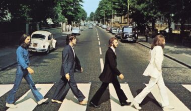 Quanto guadagnano ancora i Beatles? Apple Corps dichiara oltre 50 milioni