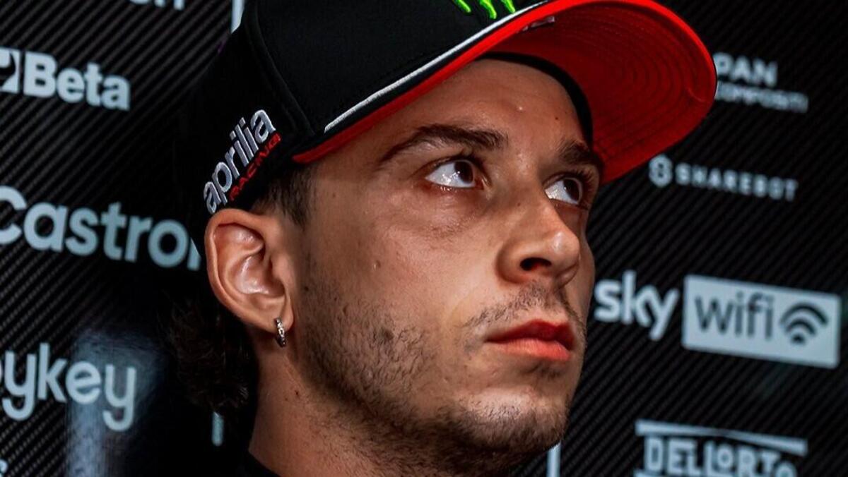 MotoGP 2025. GP dell'Australia. È arrivata la penalità per Marco Bezzecchi dopo l'incidente con Marc Marquez: doppio Long lap penalty - MotoGP