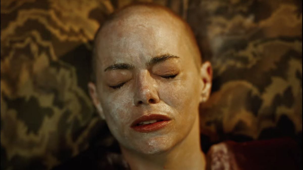 Bugonia è il film più realistico di Yorgos Lanthimos, e questo potrebbe spaventarci a morte