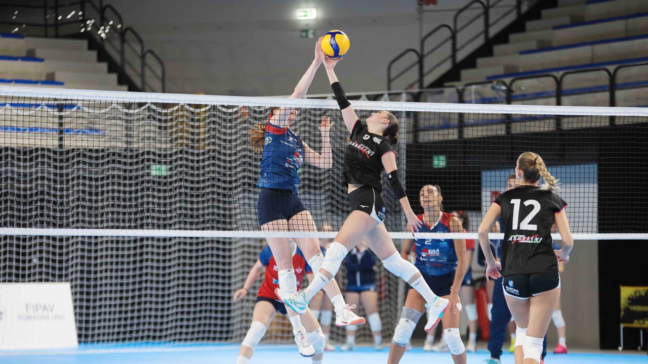 Volley, l'Elettromeccanica Angelini non trova l’inversione di rotta e cede l’intera posta anche contro Bologna