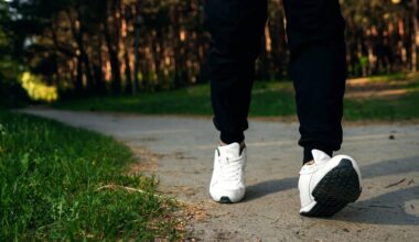 Camminare veloce 'salva la vita', le 'regole' e gli effetti del fast walking